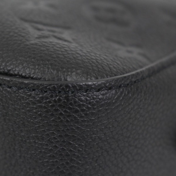 Louis Vuitton Saintonge Emplant Noir shoulder bag - Picture 4 of 5